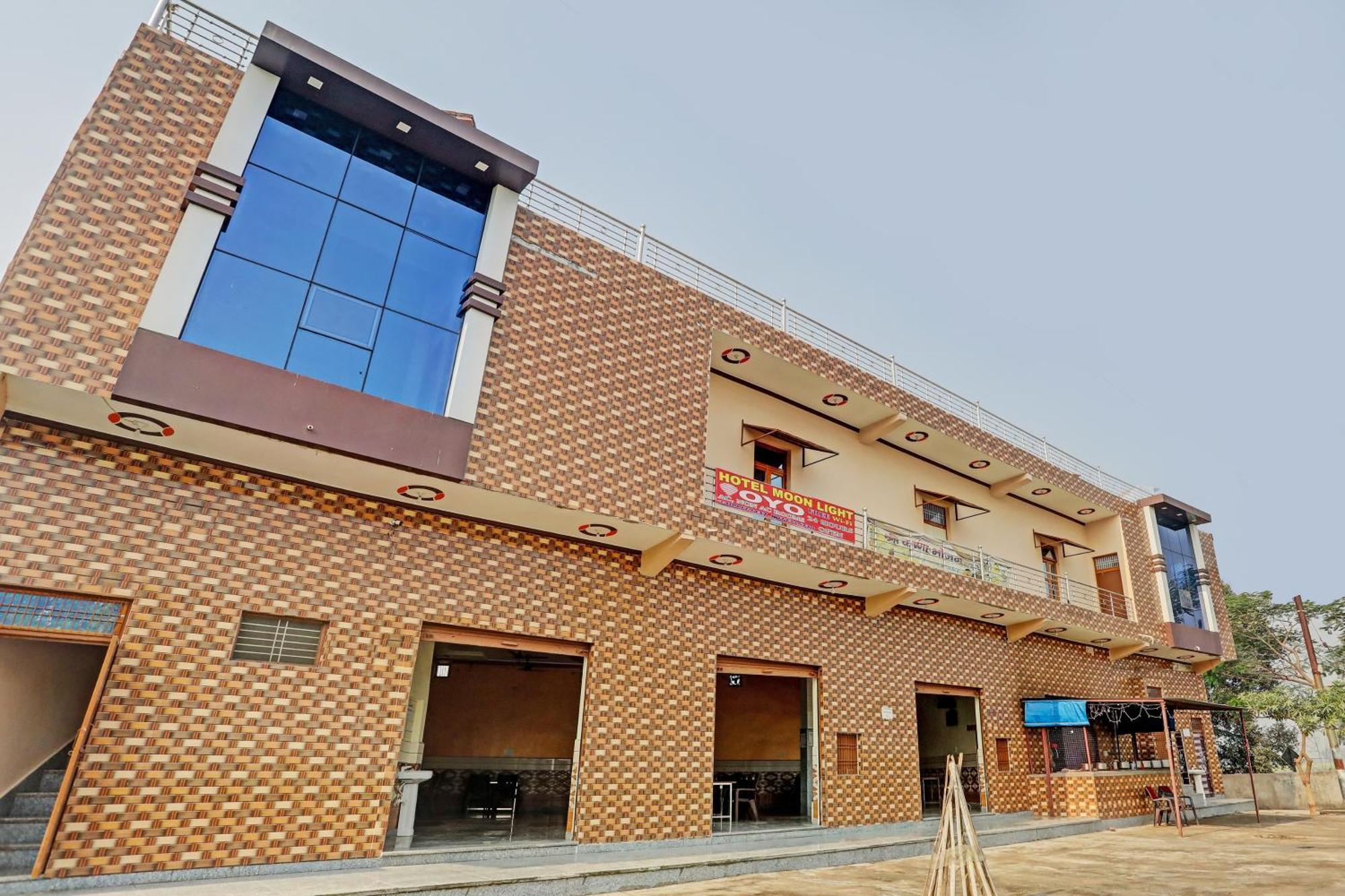 Oyo Moon Light Hotel Etah Exterior foto