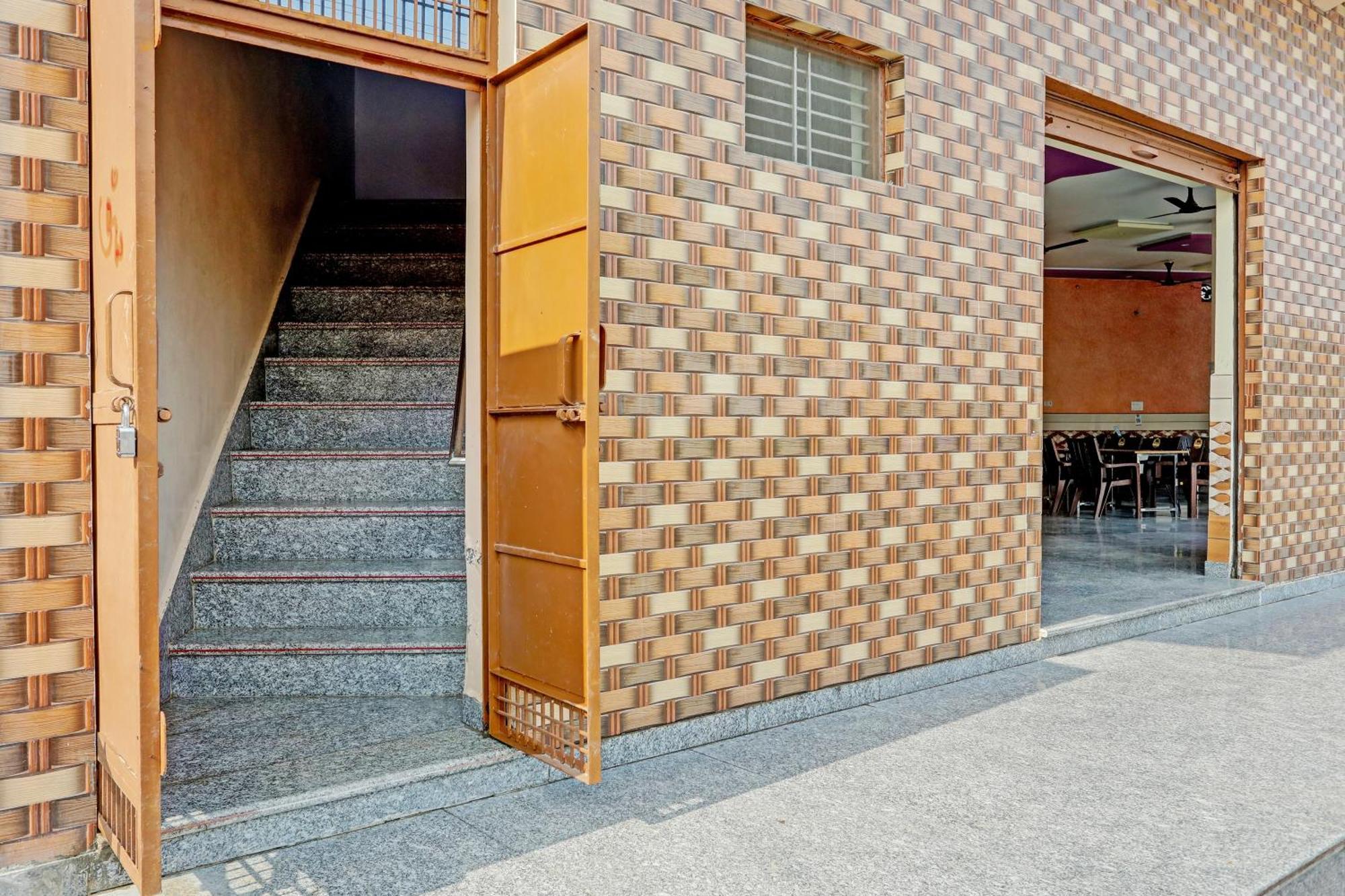 Oyo Moon Light Hotel Etah Exterior foto
