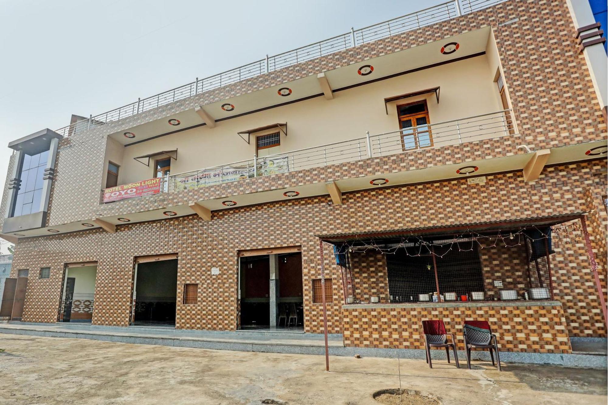 Oyo Moon Light Hotel Etah Exterior foto