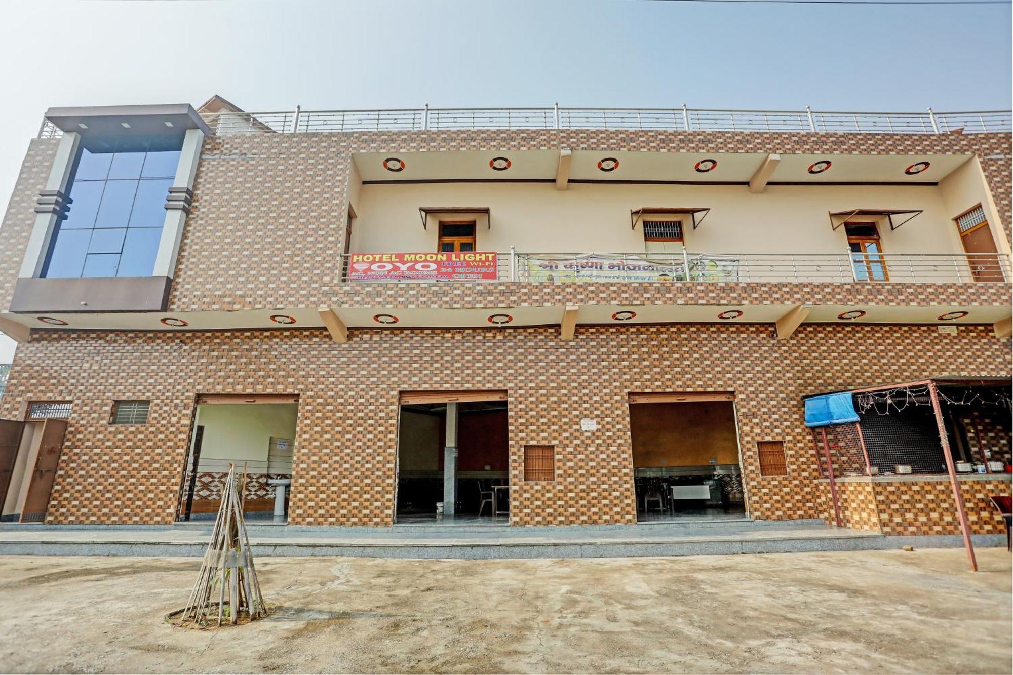 Oyo Moon Light Hotel Etah Exterior foto